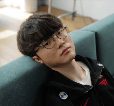乐动体育Faker伤愈复出，出色防守首场表现抢眼，TL球迷欢呼！